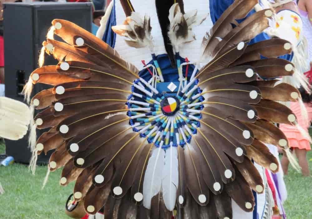 Feathers symbolizes respect, honour, strength, courage and wisdom in Native American symbols